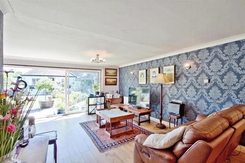 4 bedroom bungalow for sale, Chalkwell Avenue, Westcliff-on-Sea SS0