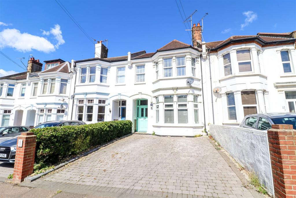 Seaforth Road, WestcliffOnSea SS0 2 bed flat for sale £300,000