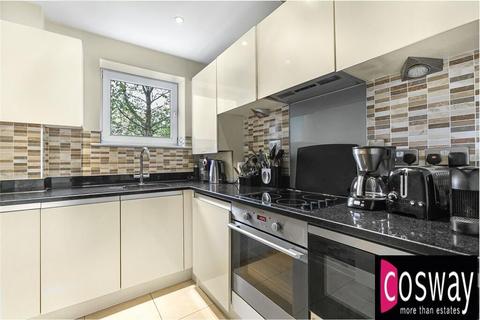 2 bedroom flat for sale, Peacock Close, Mill Hill