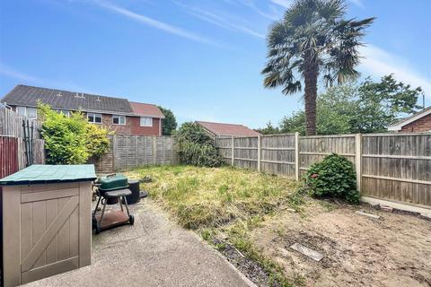 4 bedroom semi-detached house for sale, Coombes Way, North Common, Bristol