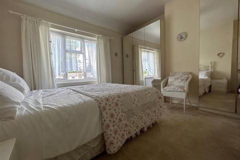 61 Clent Road, Oldbury, B68 9ES