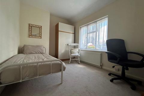 61 Clent Road, Oldbury, B68 9ES