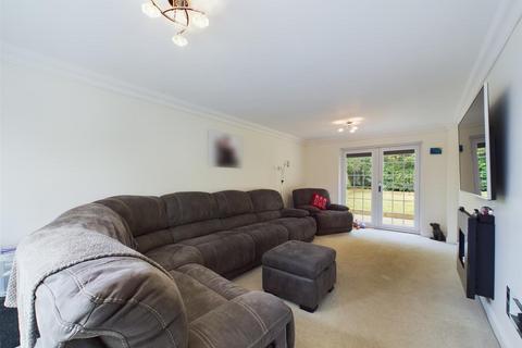 4 bedroom detached house for sale, Stace Way, Crawley