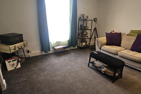 2 bedroom apartment to rent, Portland Street, Newark