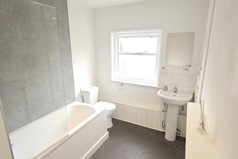 2 bedroom apartment to rent, Portland Street, Newark