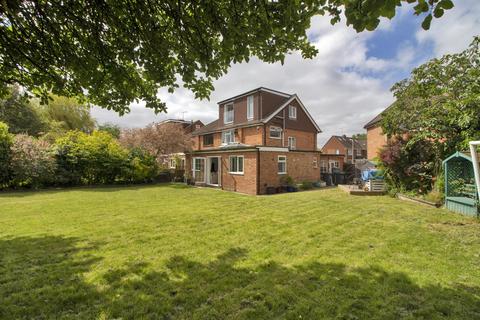 4 bedroom semi-detached house for sale, Bramble Close, Hildenborough TN11