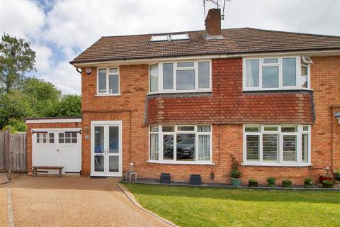 4 bedroom semi-detached house for sale, Bramble Close, Hildenborough TN11