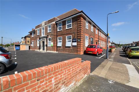 1 bedroom apartment for sale, High Road West, Felixstowe, Suffolk, IP11