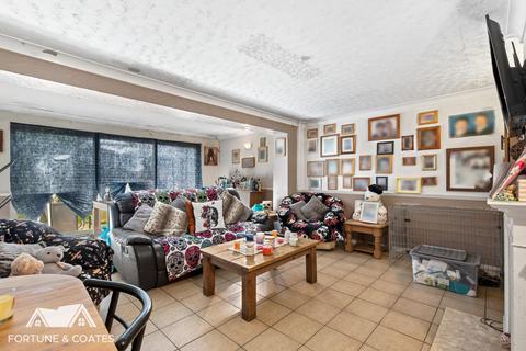 3 bedroom end of terrace house for sale, Quarry Spring, Harlow