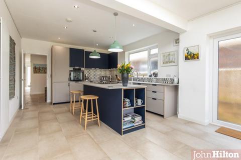 99 Saltdean Vale, Saltdean, Brighton, BN2 8HE