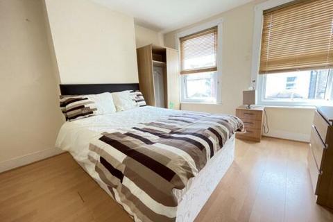 3 bedroom end of terrace house for sale, Elswick Road, London