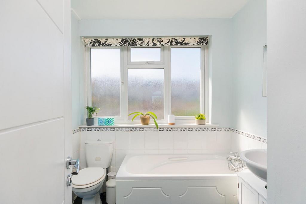 2 H8 RBN - Bathroom C.jpg