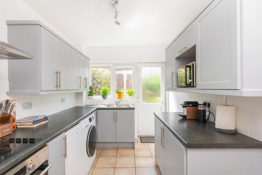 2 H8 RBN - Kitchen C.jpg