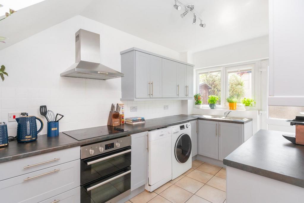 2 H8 RBN - Kitchen B.jpg