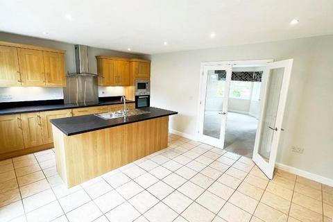 3 bedroom end of terrace house to rent, Plowman Terrace on Northampton Road, Brixworth