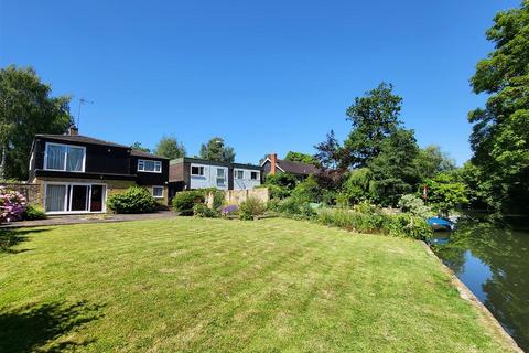 6 bedroom detached house for sale, RIVERSIDE PROPERTY: High Street, Roydon