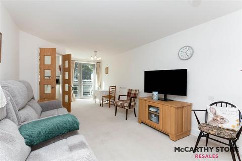 2 bedroom apartment for sale, Kings Place, Fleet Road, Fleet