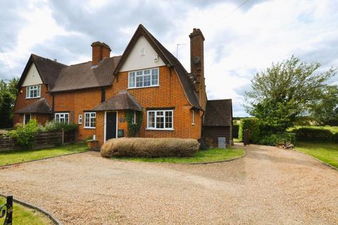 3 bedroom semi-detached house to rent, Henlow, Bedfordshire