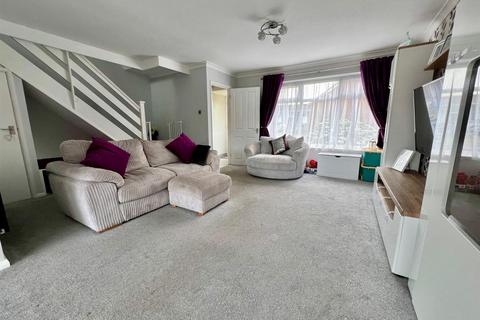 76 Maple Way, Burnham-on-crouch, CM0 8TR