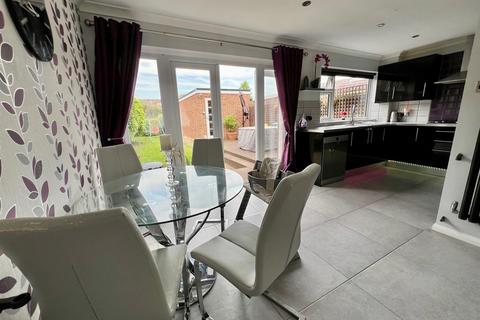 76 Maple Way, Burnham-on-crouch, CM0 8TR