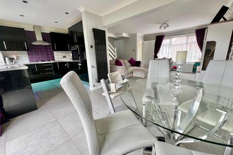 76 Maple Way, Burnham-on-crouch, CM0 8TR