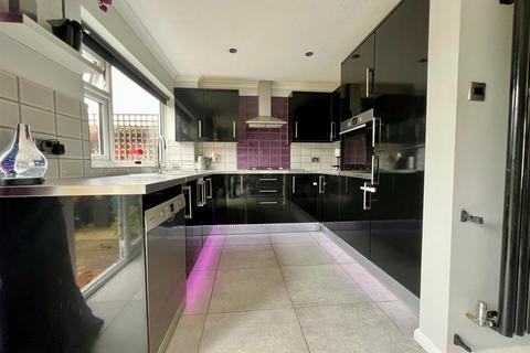 76 Maple Way, Burnham-on-crouch, CM0 8TR