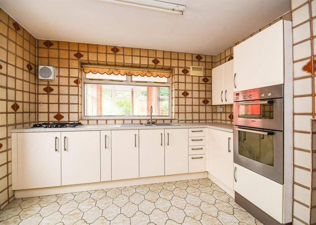6 Common Road-kitchen.jpg