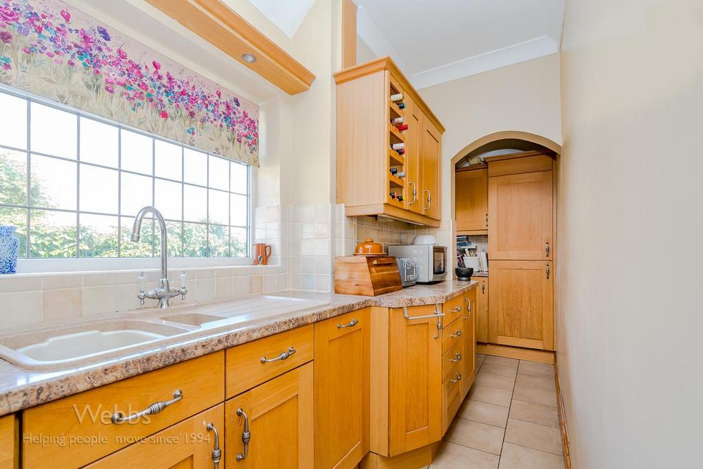 Xd QTDrnr Zk S5w D0mgr0 EOw.jpg