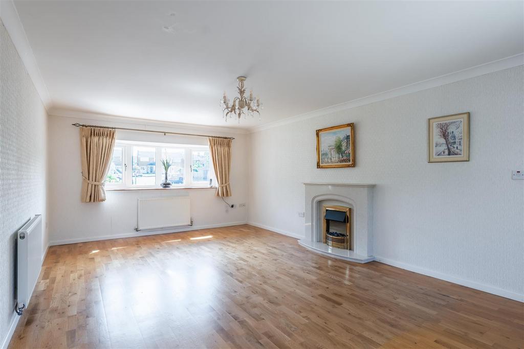 Sitting room-1.jpg