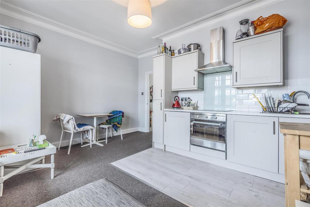 Cowley Mansions, Mortlake, London, SW14 1 bed flat for sale £400,000