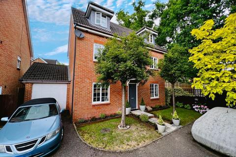 5 bedroom detached house for sale, Sweet Bay Crescent, Ashford