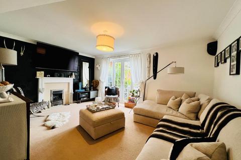 5 bedroom detached house for sale, Sweet Bay Crescent, Ashford