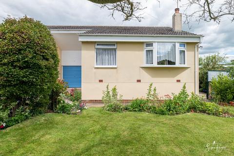 2 bedroom bungalow for sale, Greenlydd Close, Niton