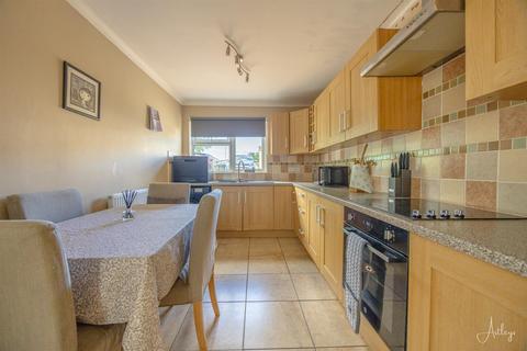 3 bedroom terraced house for sale, Wimblewood Close, West Cross, Swansea