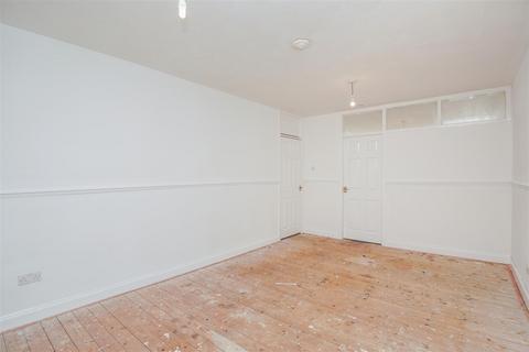84 Balmore Drive, Hamilton, ML3 8BU