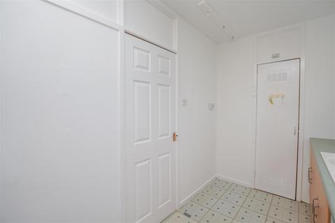 84 Balmore Drive, Hamilton, ML3 8BU