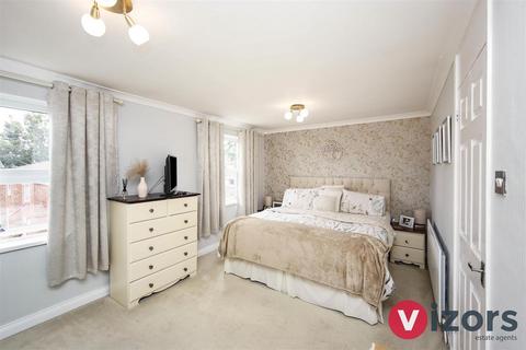 32 Beeches Way, Birmingham, B31 3RJ