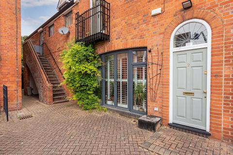 2 bedroom flat for sale, New Street, Henley-On-Thames RG9