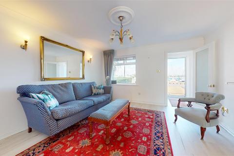 2 bedroom end of terrace house for sale, John Batchelor Way, Penarth CF64