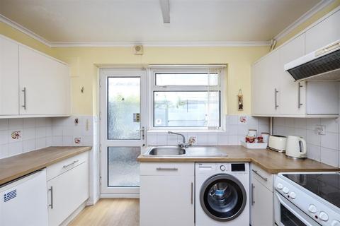 75 Brook Way, Lancing, BN15 8DH