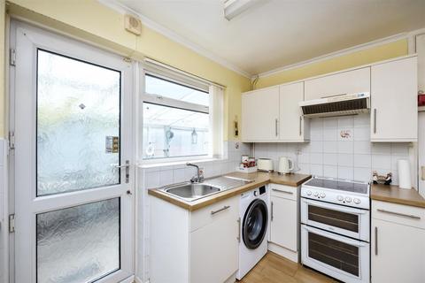 75 Brook Way, Lancing, BN15 8DH