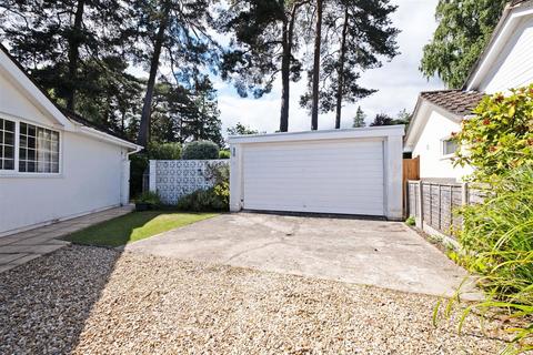 3 bedroom bungalow for sale, Craigwood Drive, Ferndown BH22