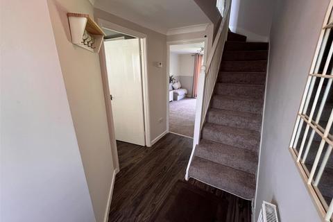 2 bedroom semi-detached house for sale, Middle Close, Swadlincote DE11