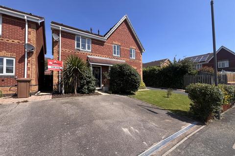 2 bedroom semi-detached house for sale, Middle Close, Swadlincote DE11