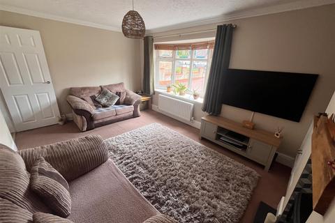 3 bedroom semi-detached house for sale, Meadow Lane, Swadlincote DE11