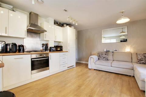 2 bedroom flat for sale, Constables Way, Hertford