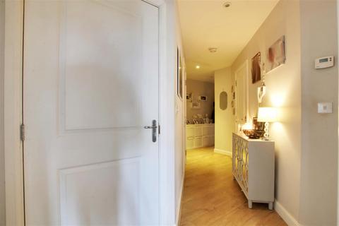 2 bedroom flat for sale, Constables Way, Hertford