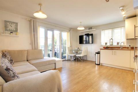 2 bedroom flat for sale, Constables Way, Hertford