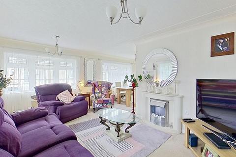 2 bedroom park home for sale, Faversham Road, Whitstable, CT5 4FE