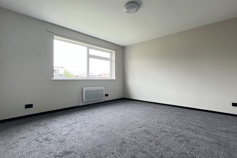 2 bedroom property to rent, Grove Road, Sutton SM1